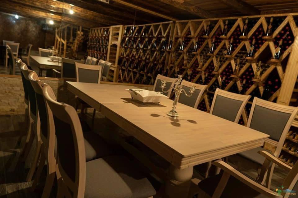 תלאווי Hotel Guglux &Wine Cellar מראה חיצוני תמונה
