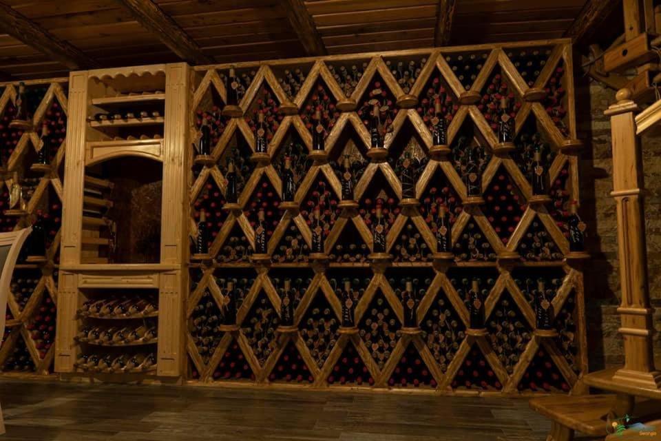 תלאווי Hotel Guglux &Wine Cellar מראה חיצוני תמונה