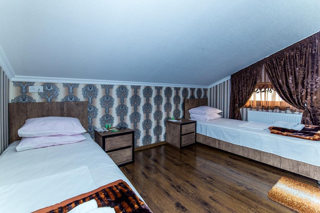 תלאווי Hotel Guglux &Wine Cellar מראה חיצוני תמונה