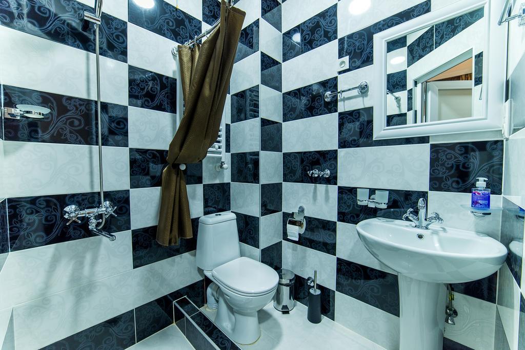 תלאווי Hotel Guglux &Wine Cellar מראה חיצוני תמונה