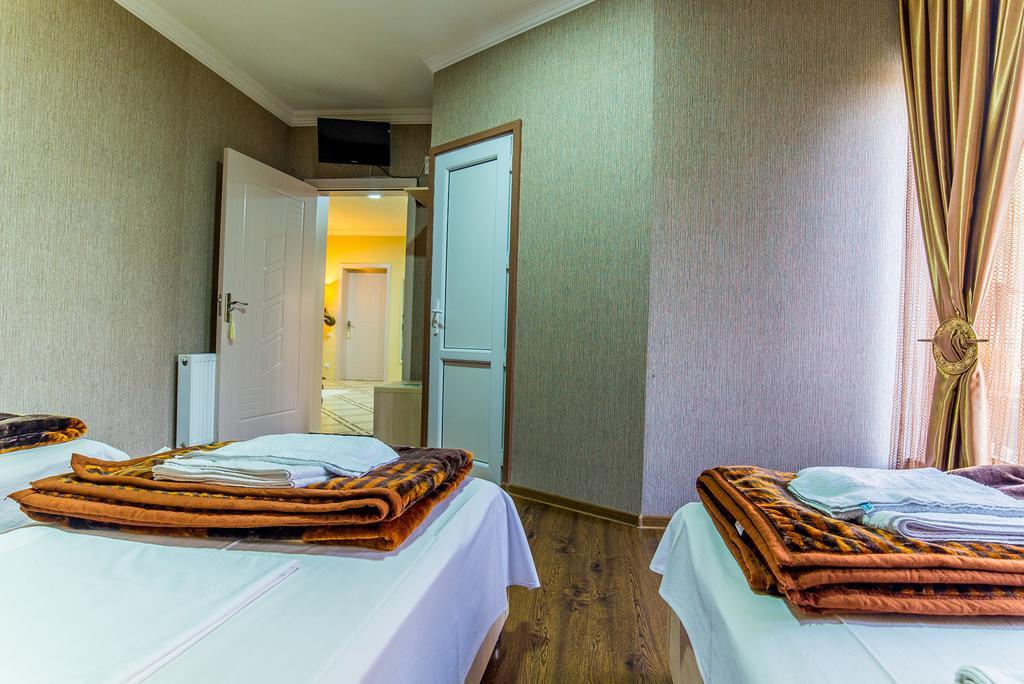 תלאווי Hotel Guglux &Wine Cellar מראה חיצוני תמונה
