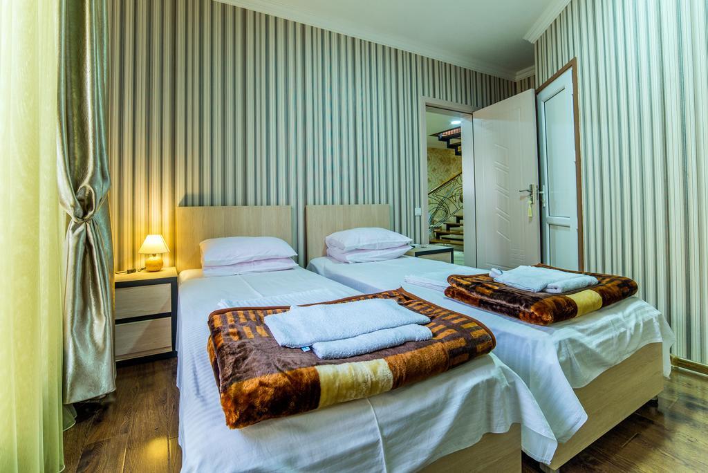 תלאווי Hotel Guglux &Wine Cellar מראה חיצוני תמונה
