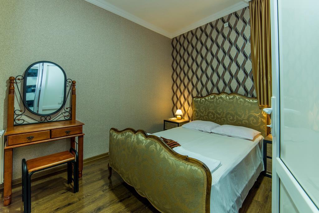 תלאווי Hotel Guglux &Wine Cellar מראה חיצוני תמונה