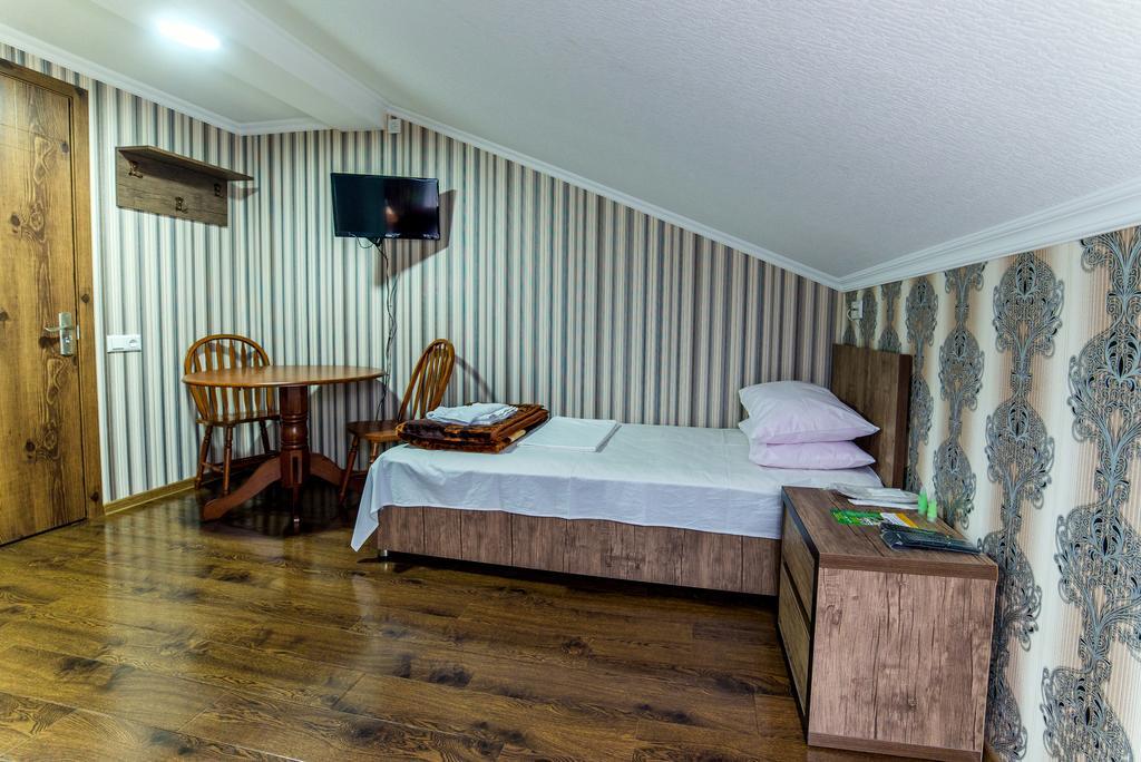 תלאווי Hotel Guglux &Wine Cellar מראה חיצוני תמונה